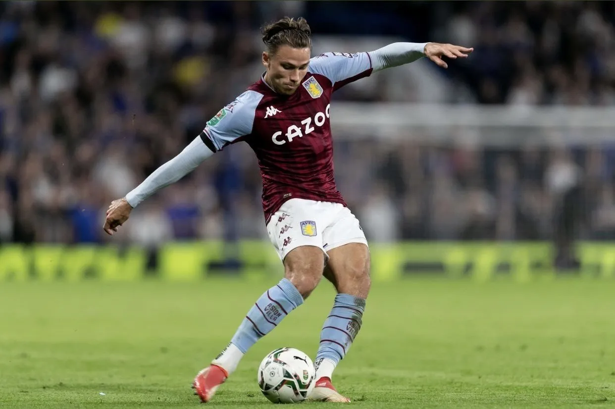 Matty Cash por&oacute;wnanie zarobk&oacute;w piłkarze