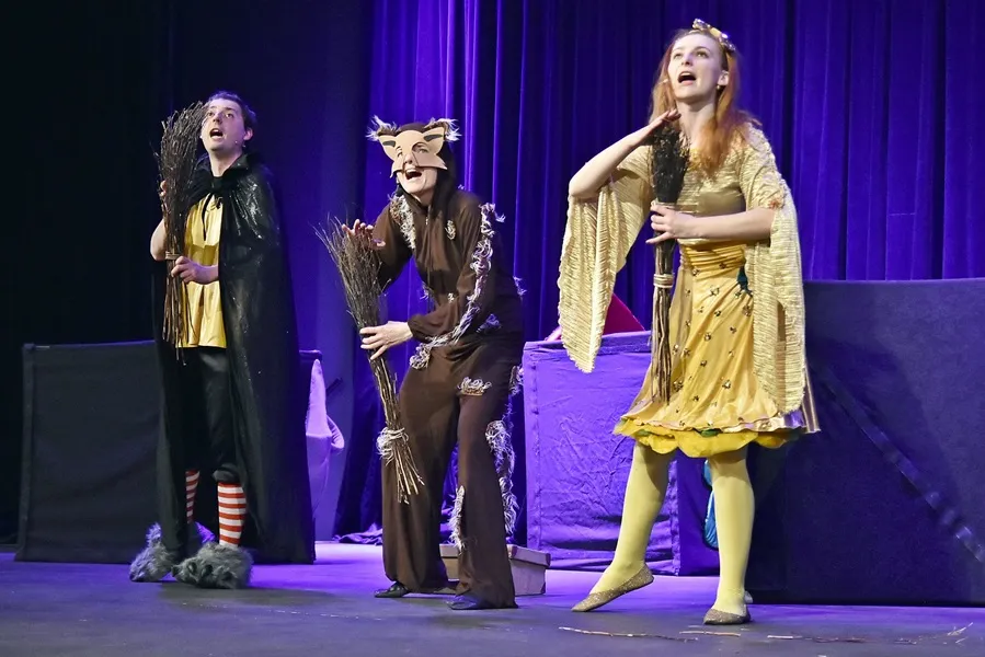 Zdjęcie Ciemno spektakl - tajemnice, które zmieniają spojrzenie na życie w wiosce