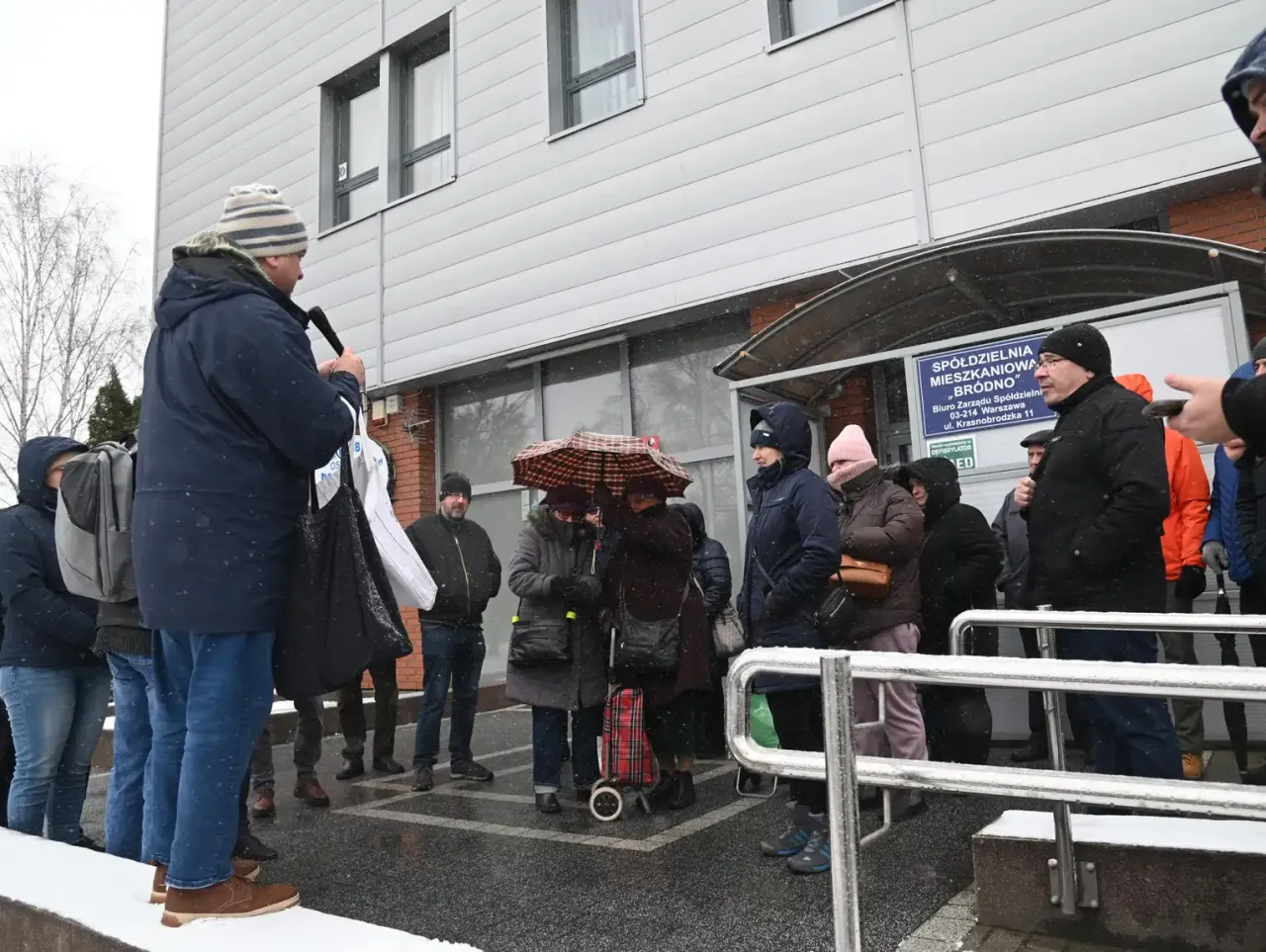 Zdjęcie Kto nadzoruje spółdzielnie mieszkaniowe? Kluczowe informacje i organy odpowiedzialne