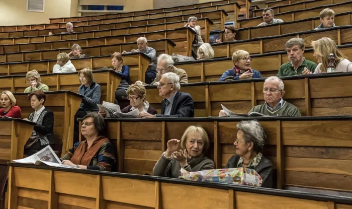 Zdjęcie Uniwersytet trzeciego wieku Politechnika Warszawska - oferta edukacyjna dla seniorów
