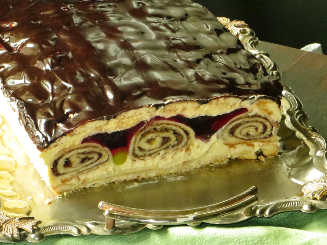 Zdjęcie Domowe ciasto pawie oko z galaretką - najlepszy przepis krok po kroku