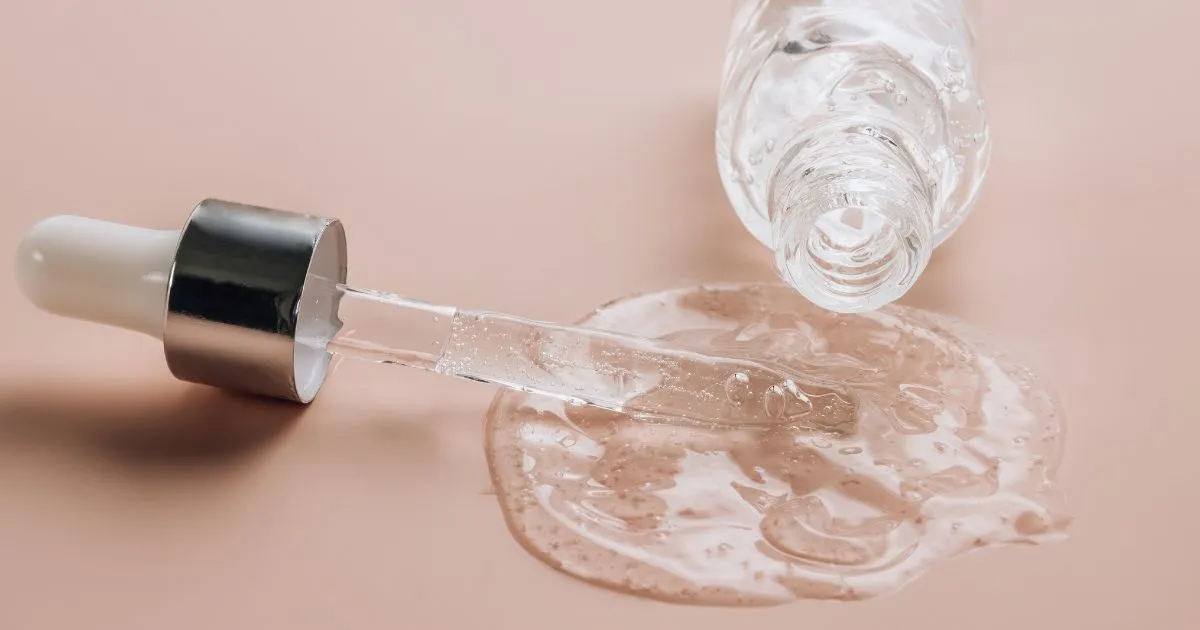 Zdjęcie Ile może leżeć otwarty kwas hialuronowy? Sprawdź ryzyko i zasady przechowywania