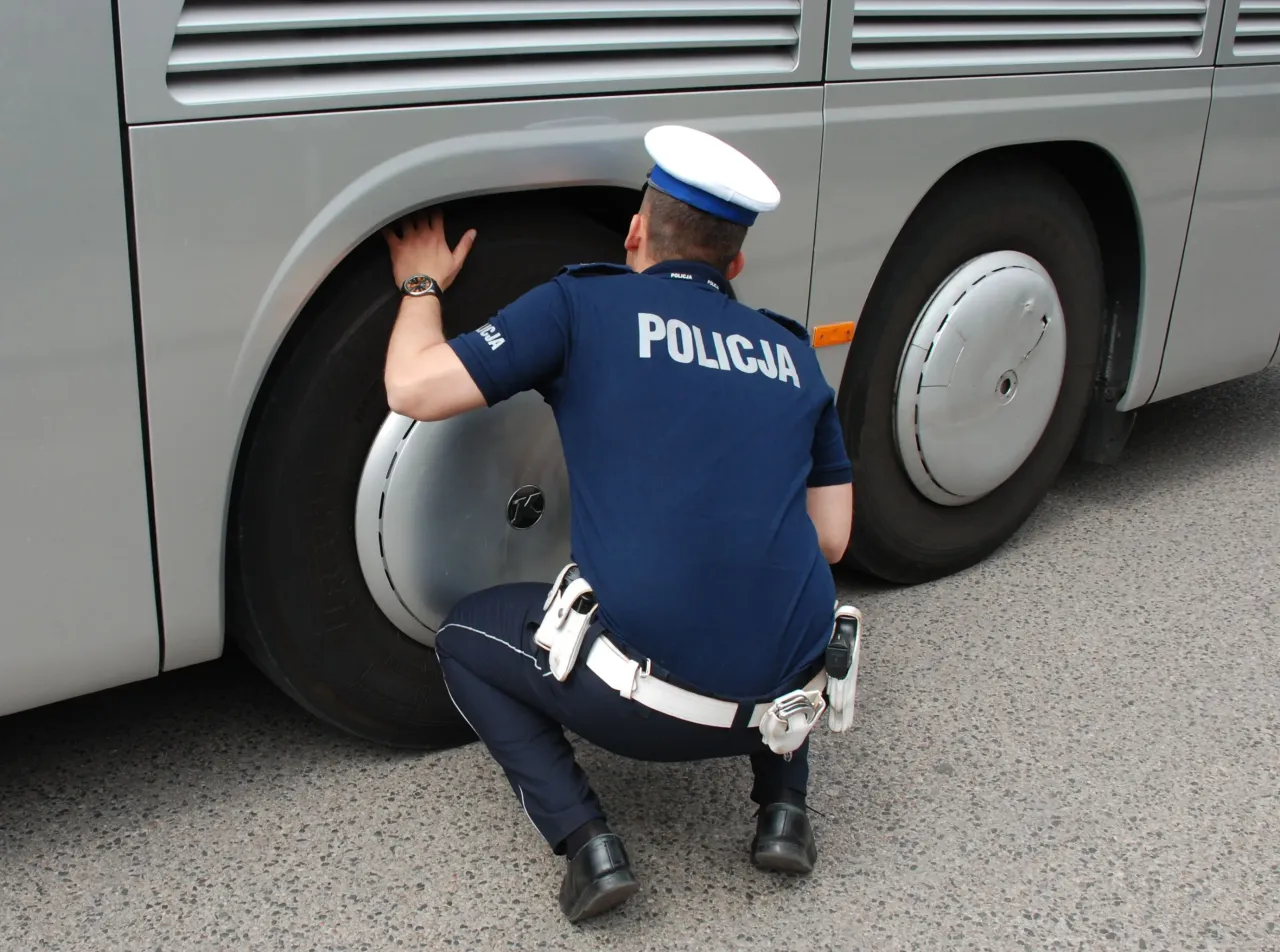 Zdjęcie Jak zgłosić autokar do kontroli i zapewnić bezpieczeństwo podróży