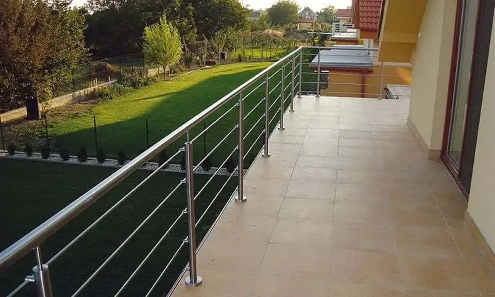 Zdjęcie Balustrada aluminiowa czy stalowa - co wybrać, aby zaoszczędzić?