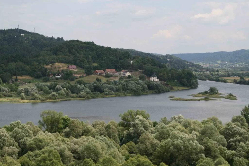 Zdjęcie Najlepsze atrakcje nad jeziorem czchowskim, które musisz zobaczyć