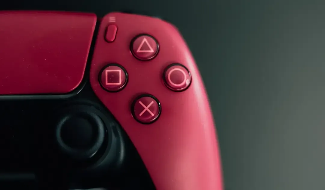 Zdjęcie Czy pad od PS5 pasuje do PC? Sprawdź, jak uniknąć problemów z połączeniem