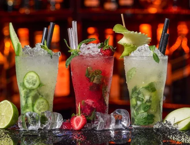 Zdjęcie Orzeźwiające drinki z soplicą malinową na letnie dni, które pokochasz