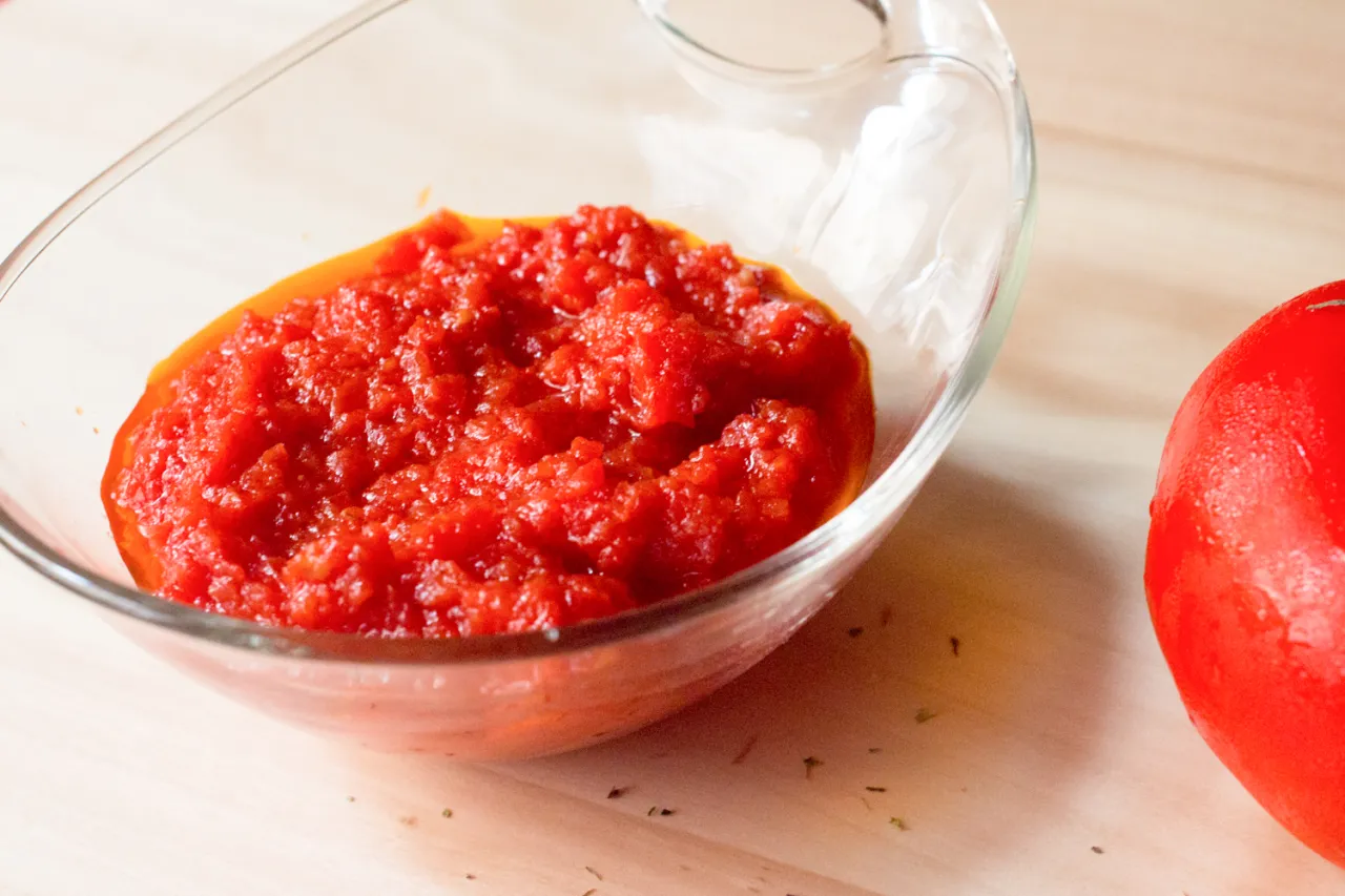 Zdjęcie Cómo freír tomate triturado en freidora de aire sin complicaciones