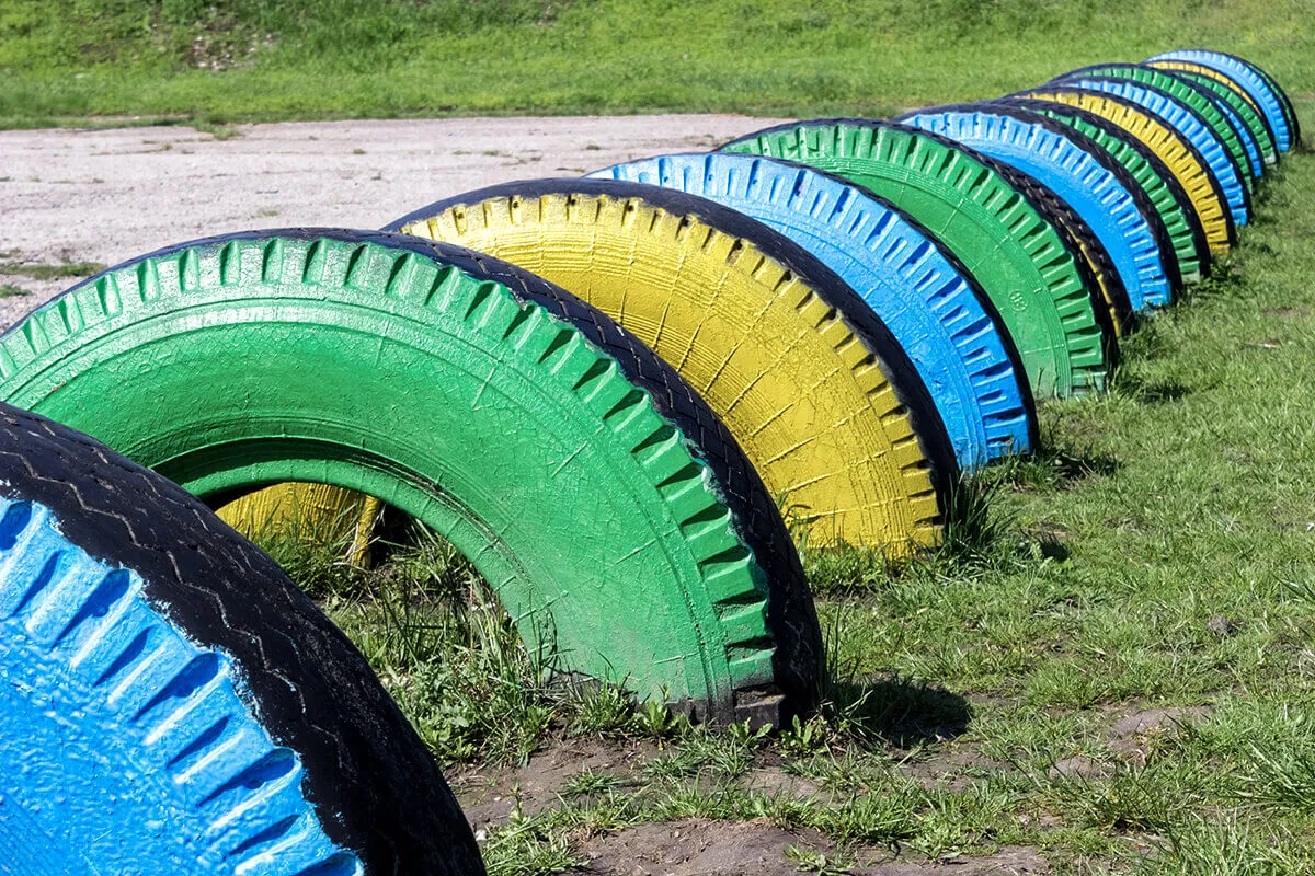 Zdjęcie Gdzie wyrzucać opony, aby uniknąć problemów z ich utylizacją?