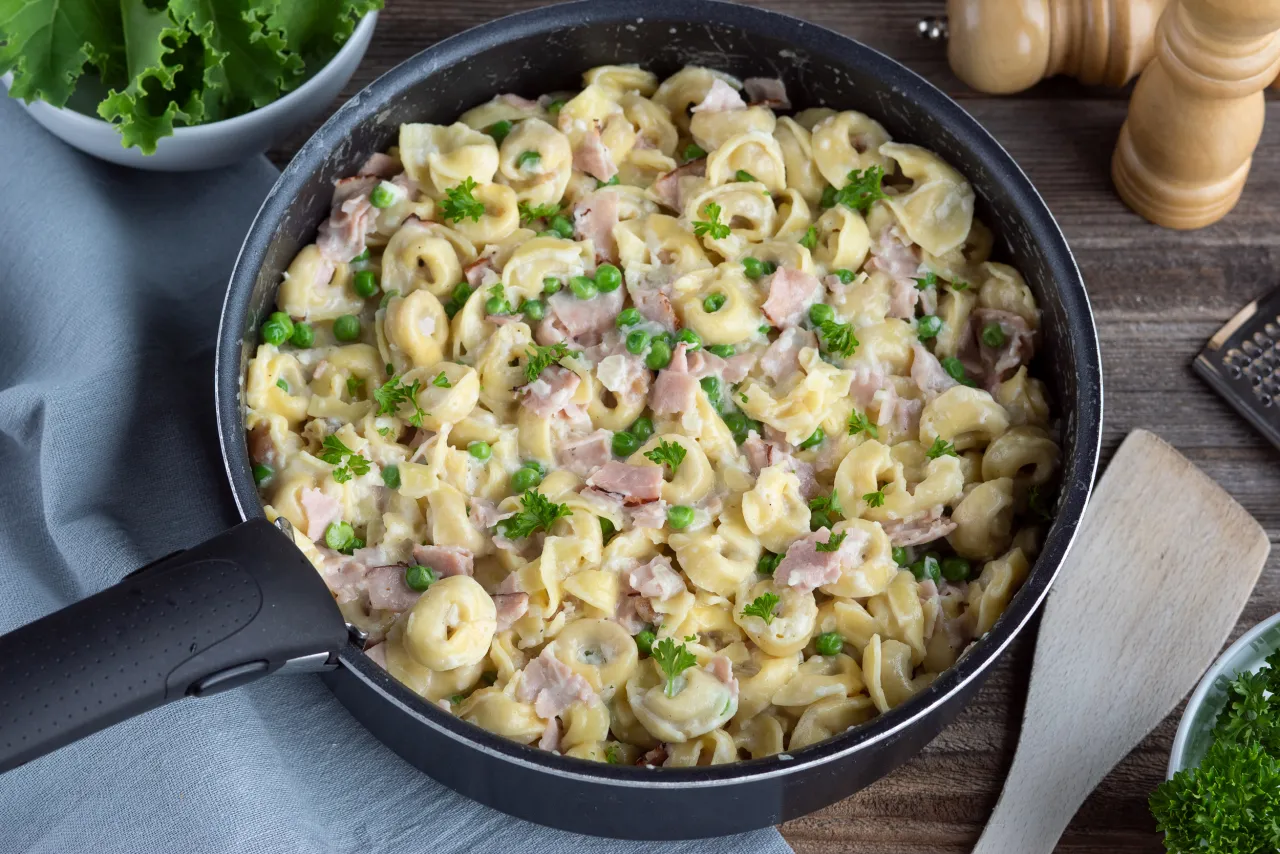 Zdjęcie Jak zrobić tortellini z szynką w 40 minut - prosty przepis na obiad