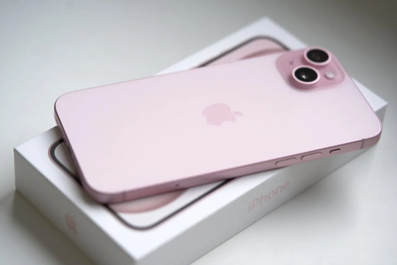 Zdjęcie Iphone 15 plus ile hz - czy naprawdę ma tylko 60 Hz?