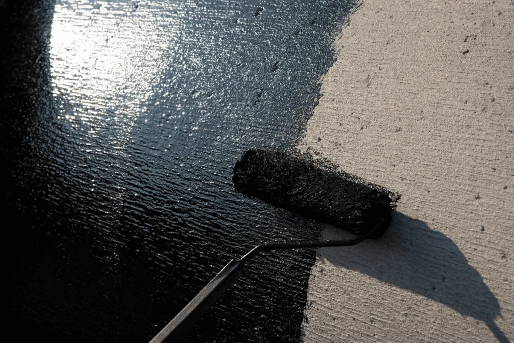 Zdjęcie Jaka farba do betonu? Wybór, malowanie i trwałość - poradnik