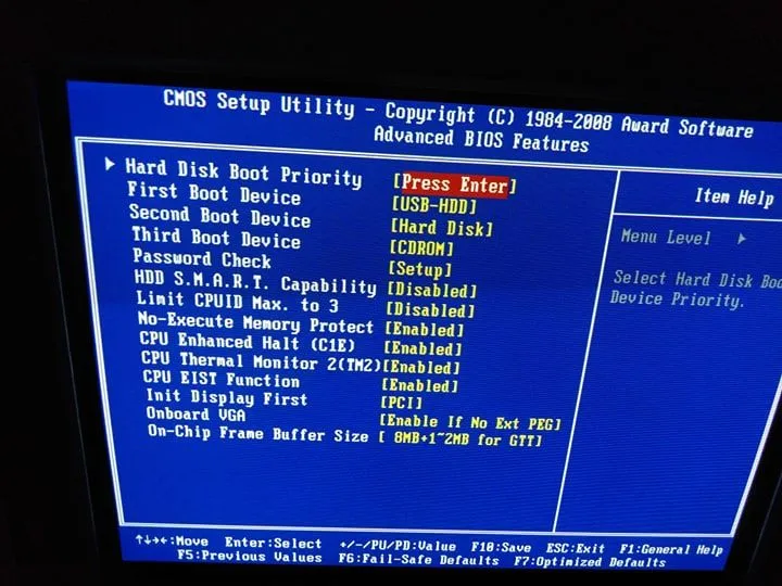 Zdjęcie Jak zainstalować Windows 7 z pendrive w BIOS bez problemów krok po kroku