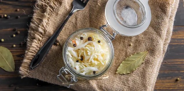 Zdjęcie Welches Gewürz kommt in Sauerkraut? Die besten Tipps und Tricks