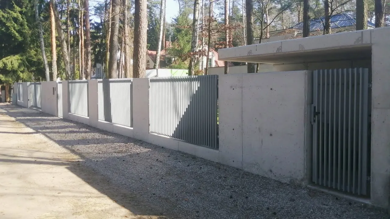 Zdjęcie Jak zrobić ogrodzenie z betonu architektonicznego bez błędów?