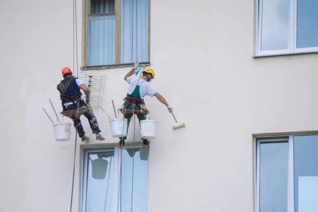 Zdjęcie Ile za metr malowania elewacji? Sprawdź aktualne ceny i metody