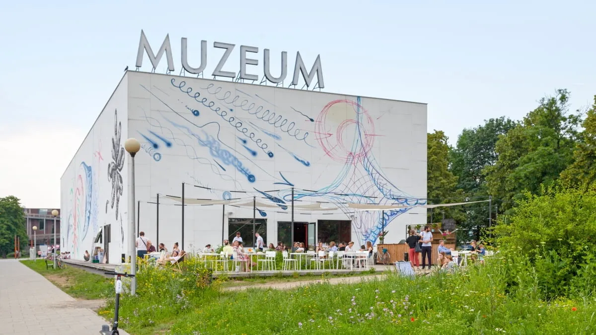 Zdjęcie Muzeum sztuki nowoczesnej nad Wisłą: zmiany i nowa siedziba w Warszawie
