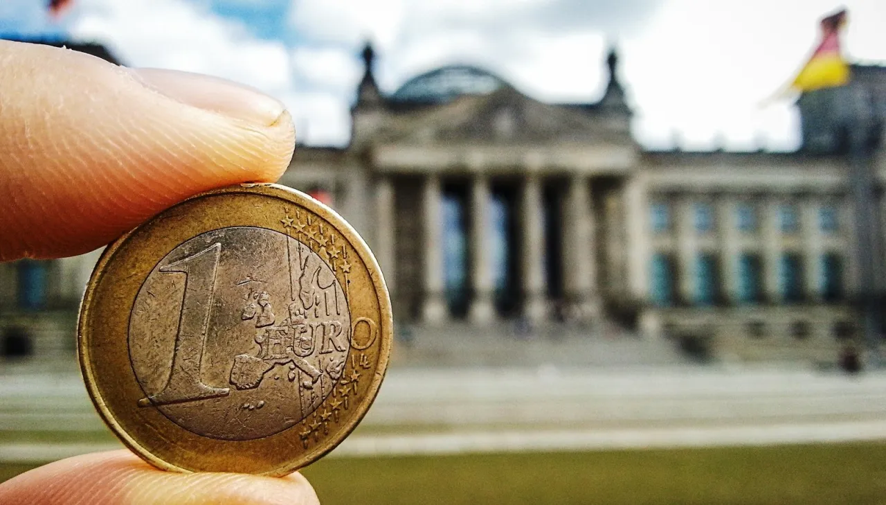 Zdjęcie Ile zarabia dekarz w Niemczech? Zaskakujące fakty o wynagrodzeniach
