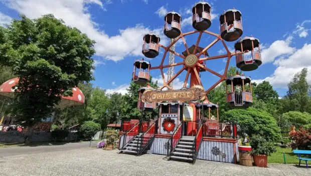 Freizeit-Land Geiselwind Riesenrad mit Parkpanorama