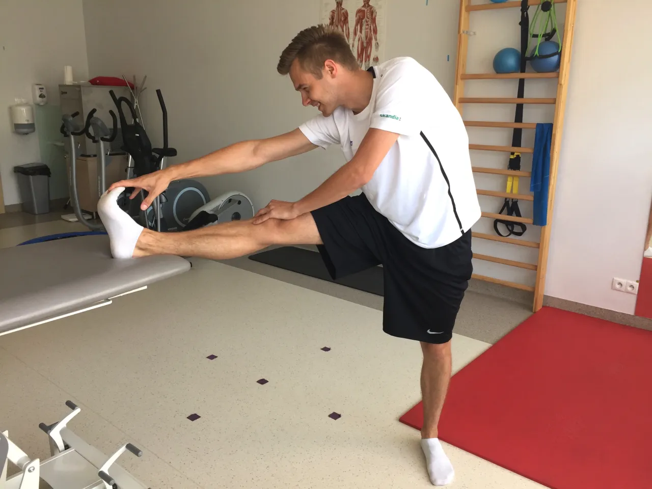 Najczęstsze błędy w rozciąganiu do szpagatu