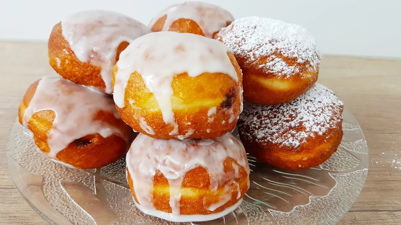 Słodkie dania z ziemniaków pączki sernik