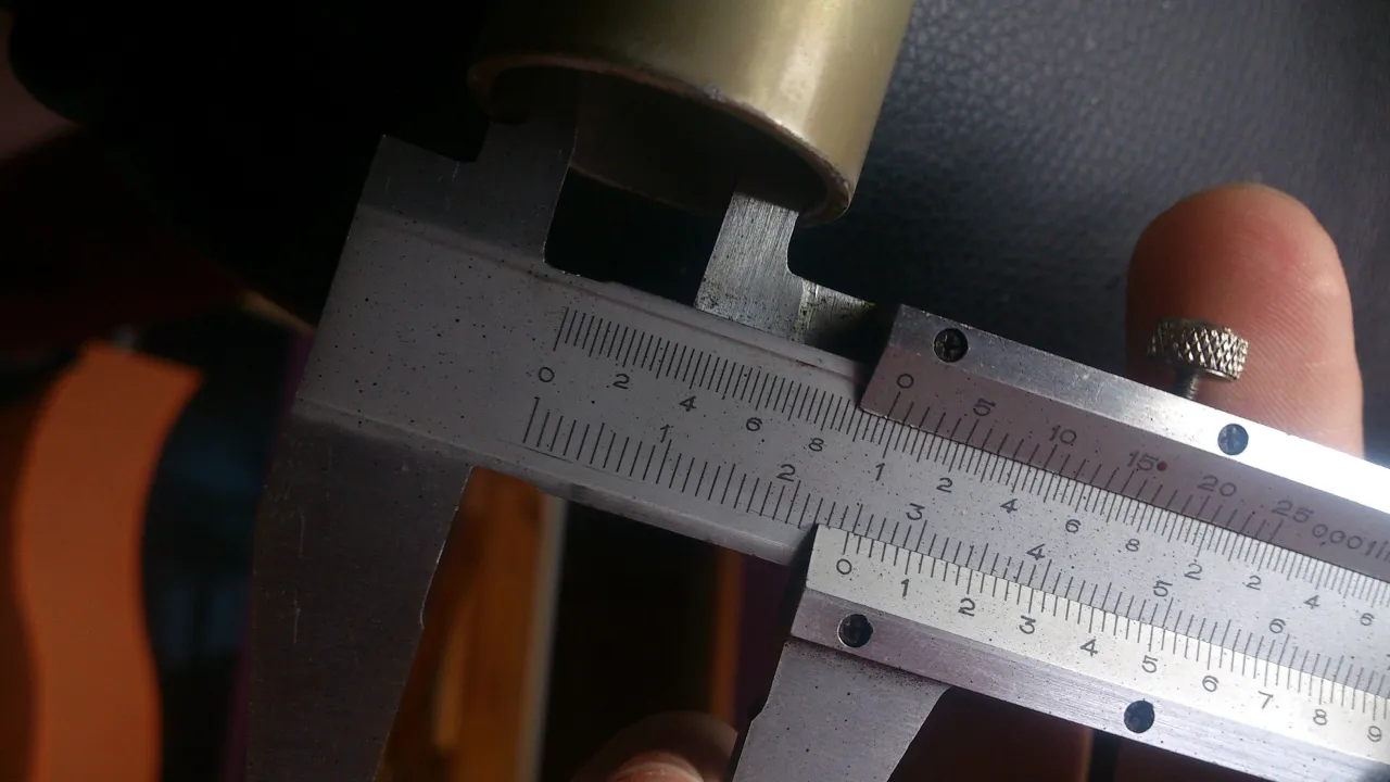 pomiar sterów rowerowych suwmiarką