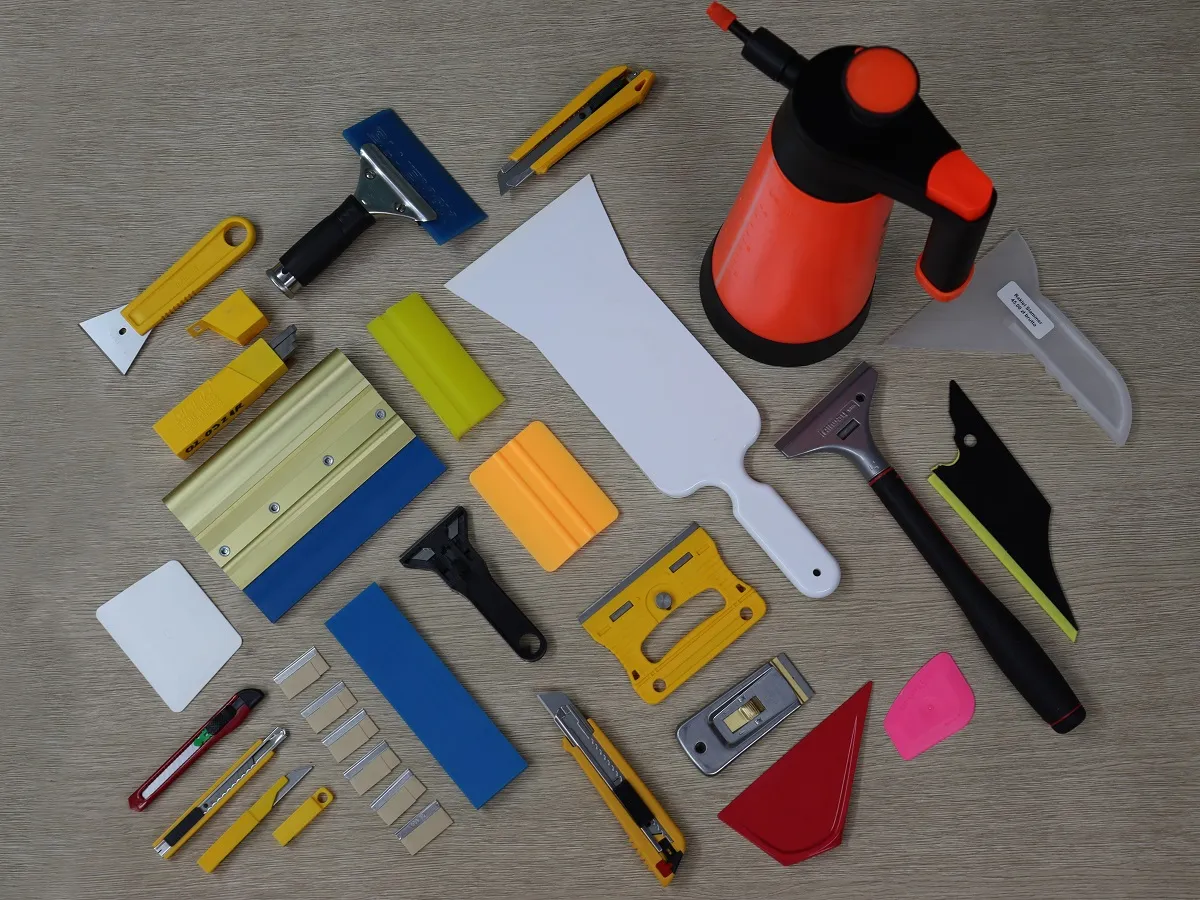 Narzędzia do usuwania folii okiennej