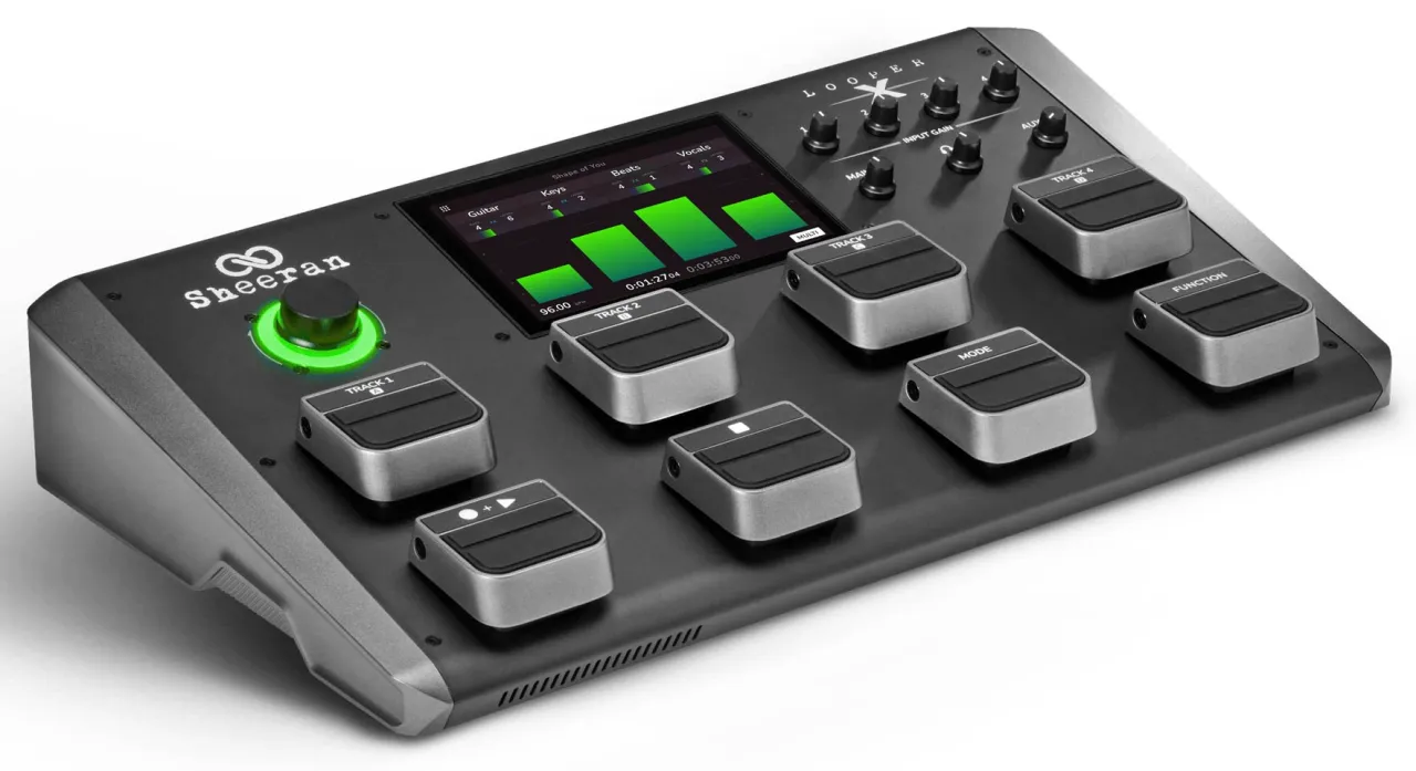 Ed Sheeran tworzy muzykę na tym zaawansowanym looperze. Urządzenie z ekranem i przyciskami pozwala na nagrywanie i odtwarzanie ścieżek.