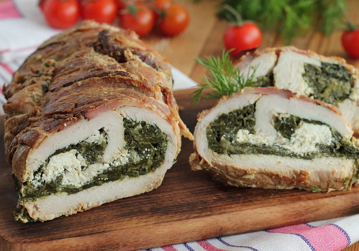 Roladki z indyka faszerowane szpinakiem i fetą