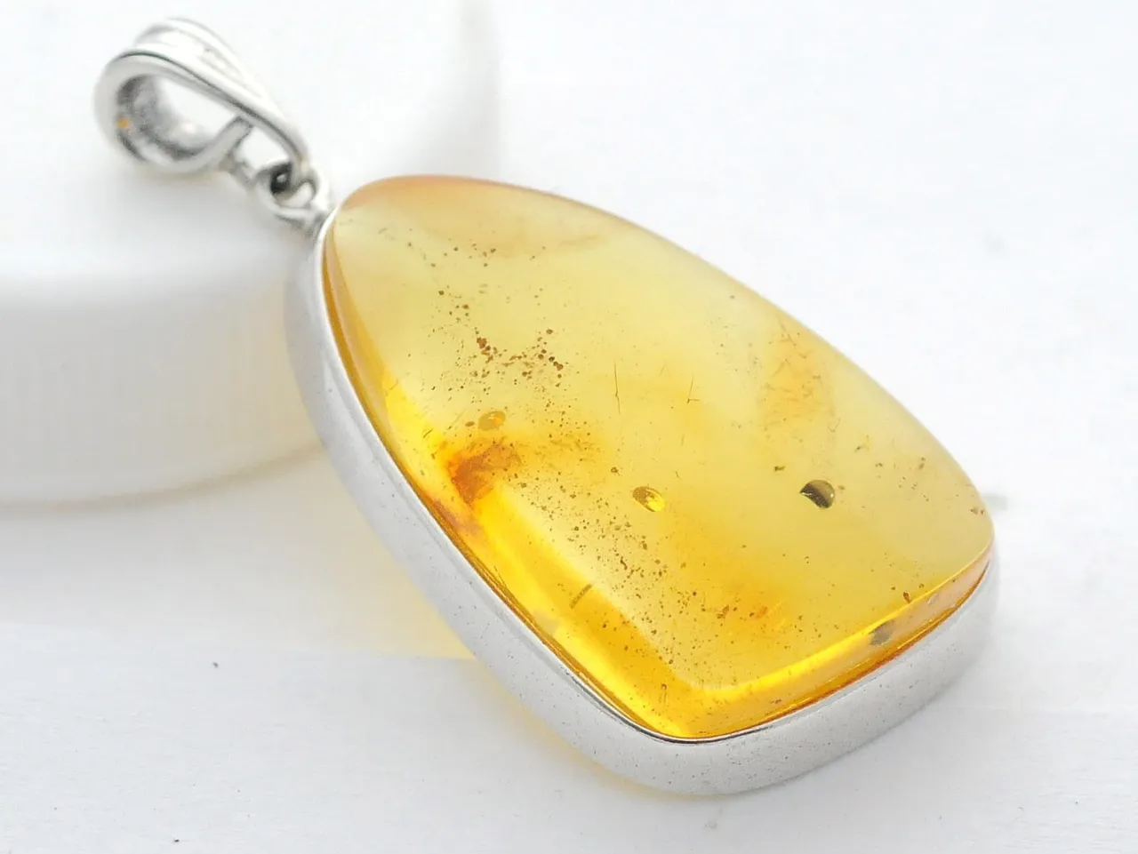 Bursztyn bałtycki biżuteria