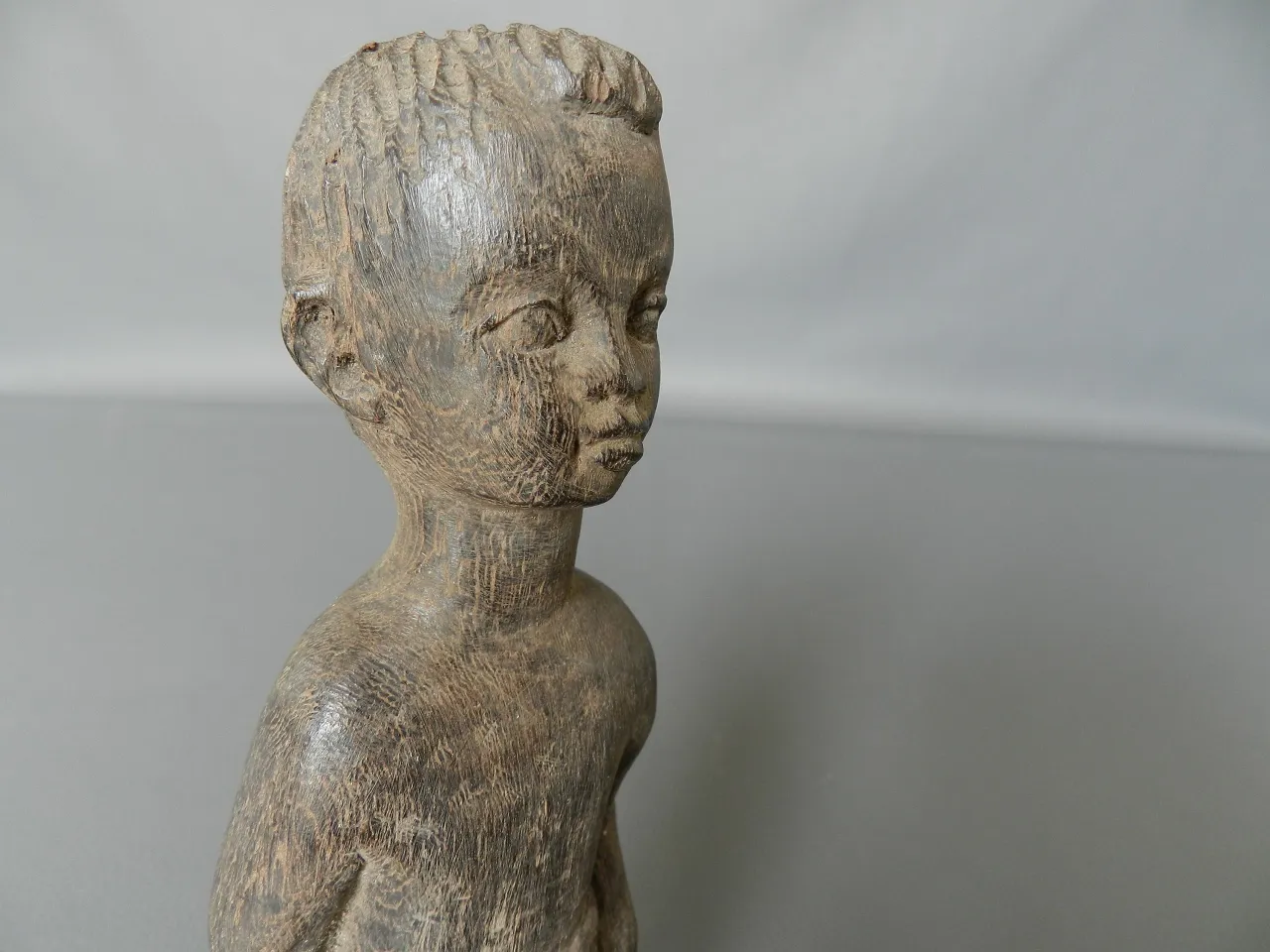 Afrikanische Holzskulptur Patina Gebrauchsspuren