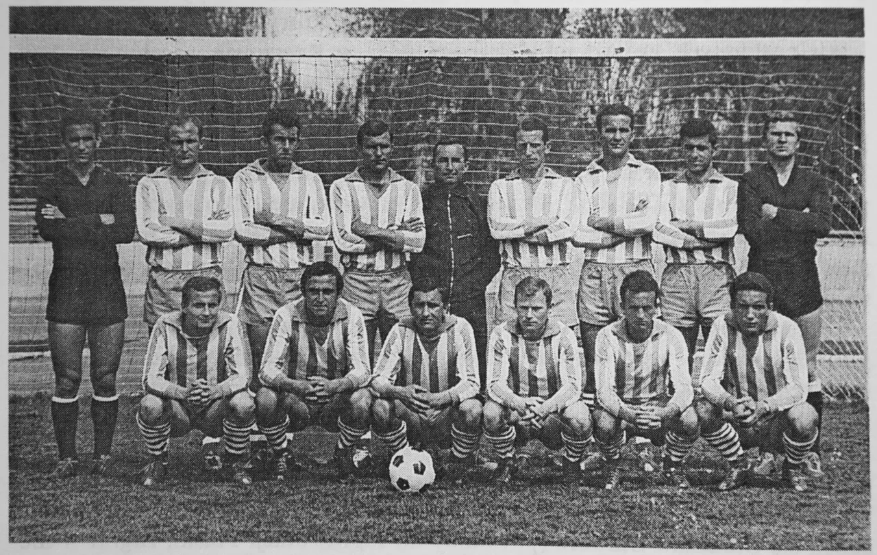 Drużyna piłkarska Stali Rzesz&oacute;w, być może z czas&oacute;w, gdy grała w Ekstraklasie.