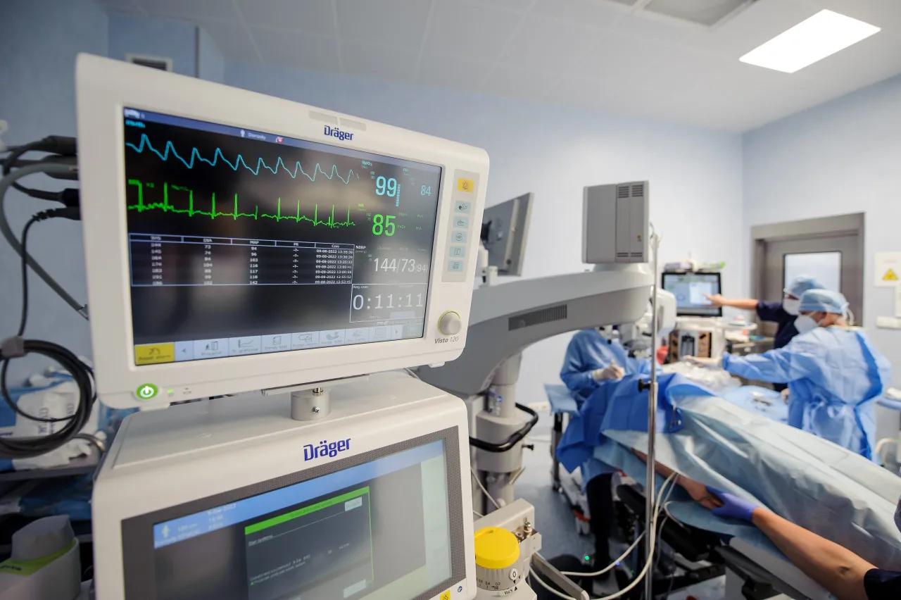 Pacjent u okulisty skierowanie na operację zaćmy