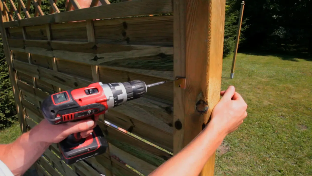 Planowanie montażu płotu lamelowego, schemat rozmieszczenia słupków