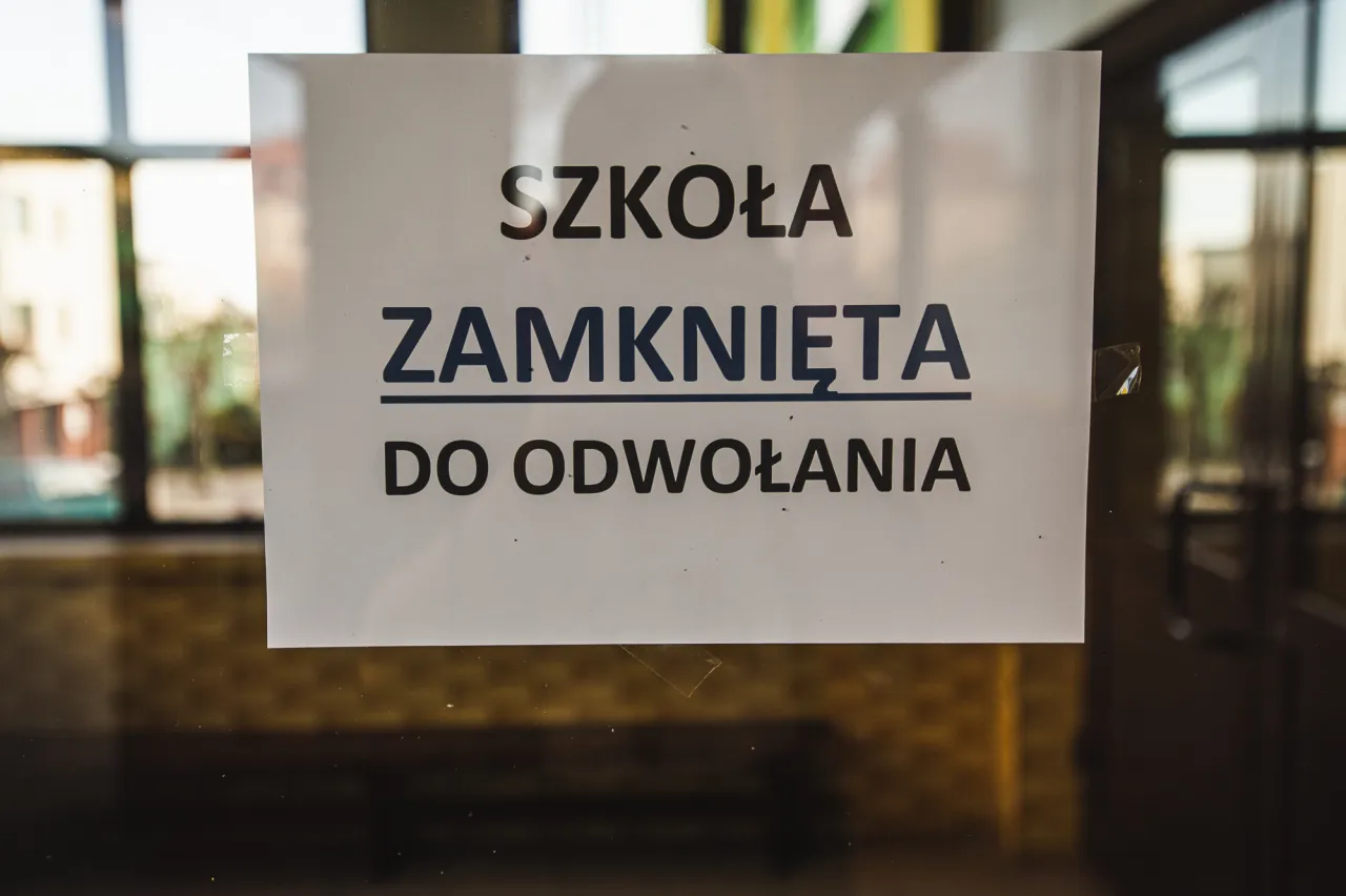 szkoła zamknięta