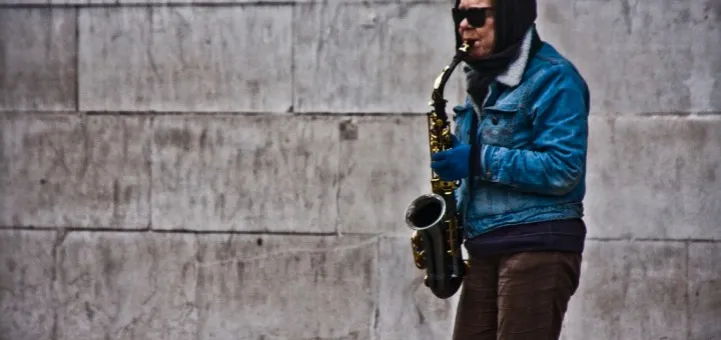 prawidłowa postawa podczas gry na saksofonie