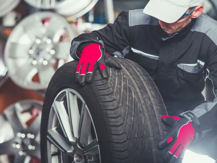 Opony całoroczne Dębica Navigator 3 vs Kormoran All Season