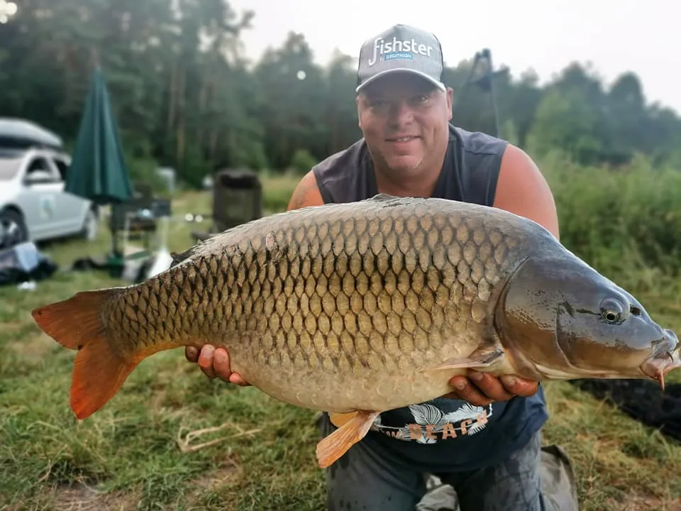 żyłka wędkarska na szpuli, karp na macie