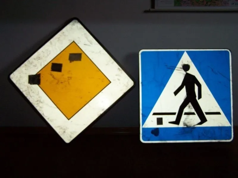 znak drogowy skradziony uszkodzony policja