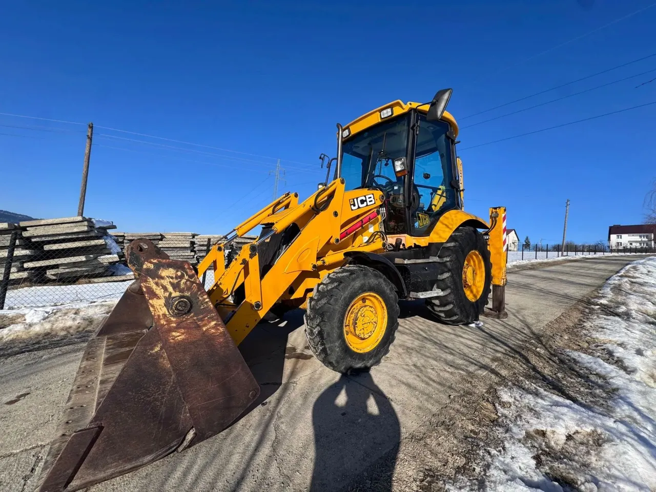 Używane koparko-ładowarki JCB 3CX Case 580 CAT 428