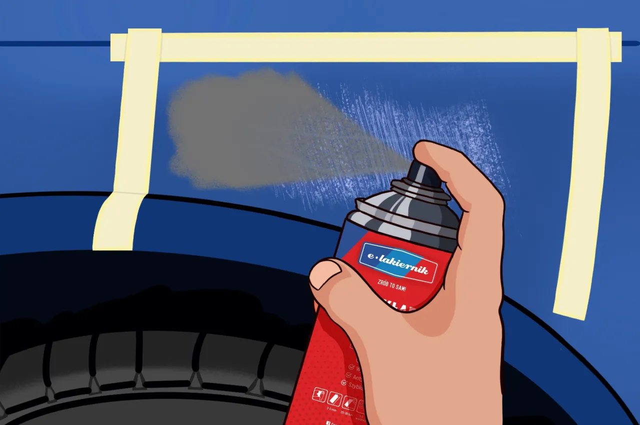 Ręka trzyma puszkę z lakierem w sprayu, kt&oacute;ra rozpyla szary pył na niebieską karoserię samochodu. To pokazuje, dlaczego schodzi lakier z samochodu i jak można to naprawić.