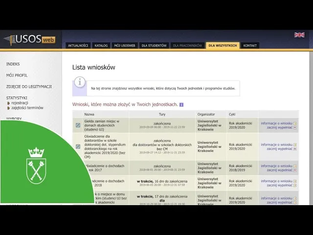 Wypełniony wniosek o stypendium leżący na biurku