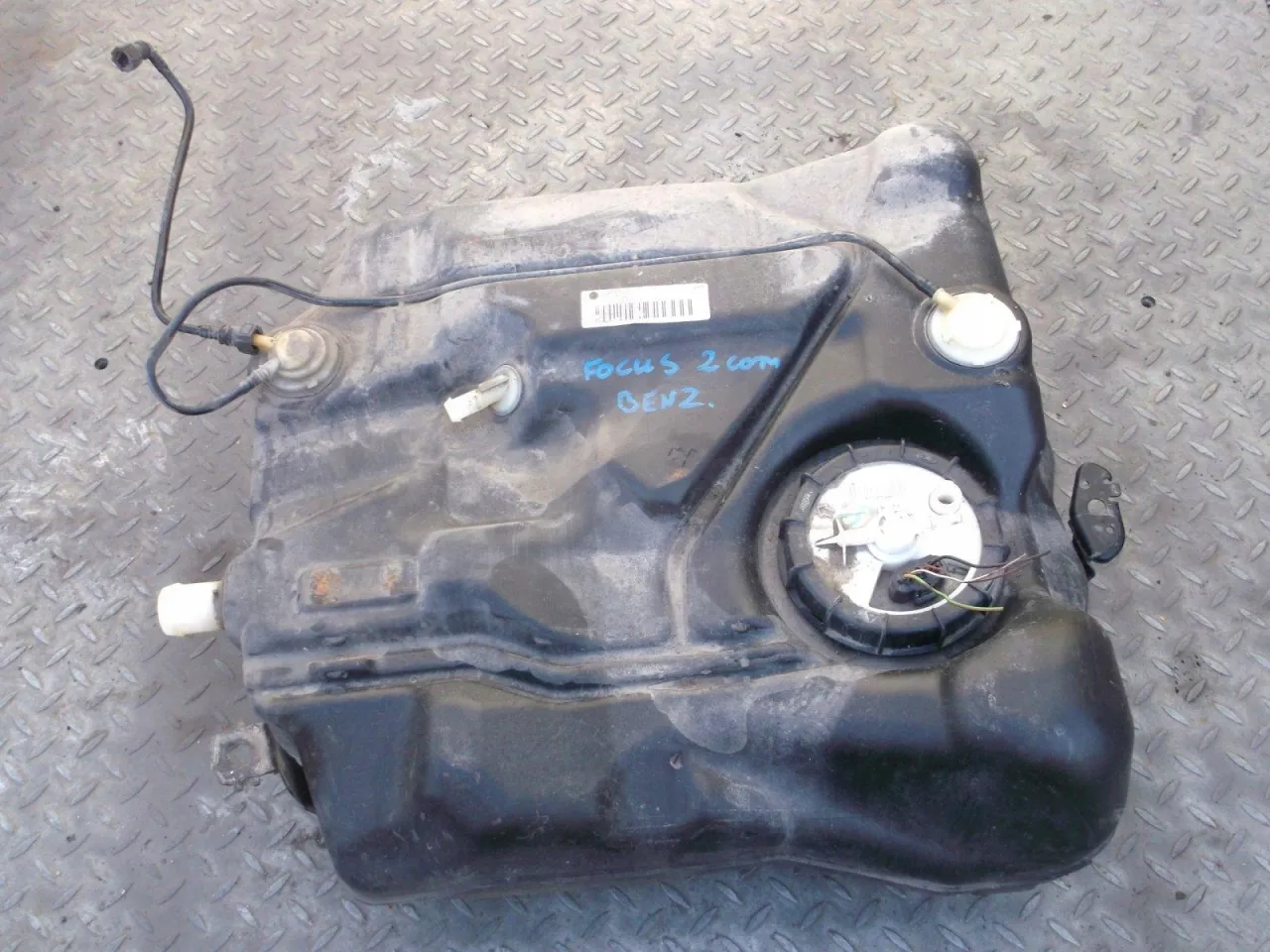 Ford Focus MK2 1.6 zbiornik paliwa