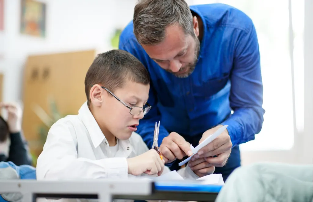 dziecko z orzeczeniem uczy się indywidualnie z nauczycielem
