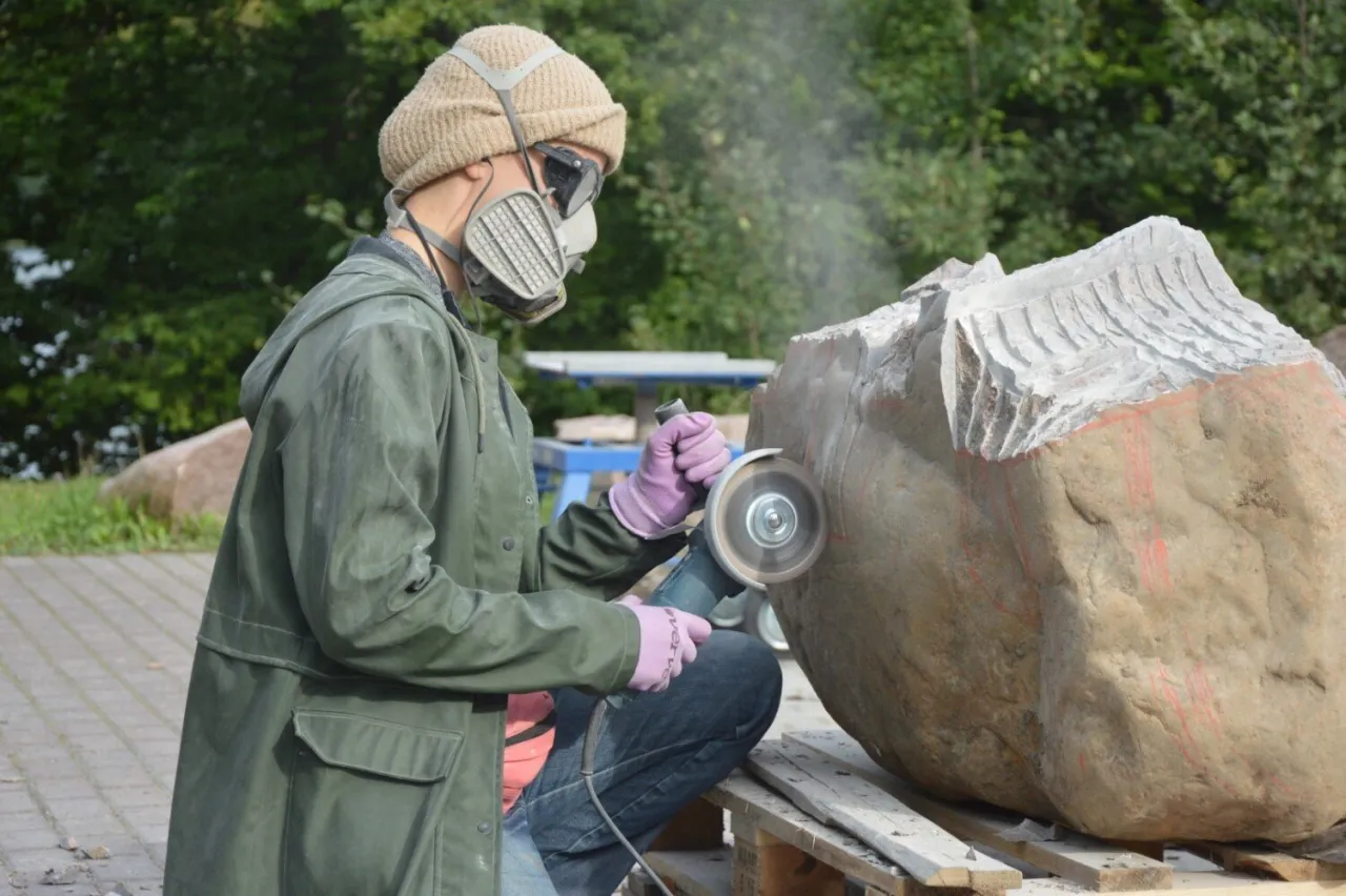 Podstawowe narzędzia do rzeźby w kamieniu polnym