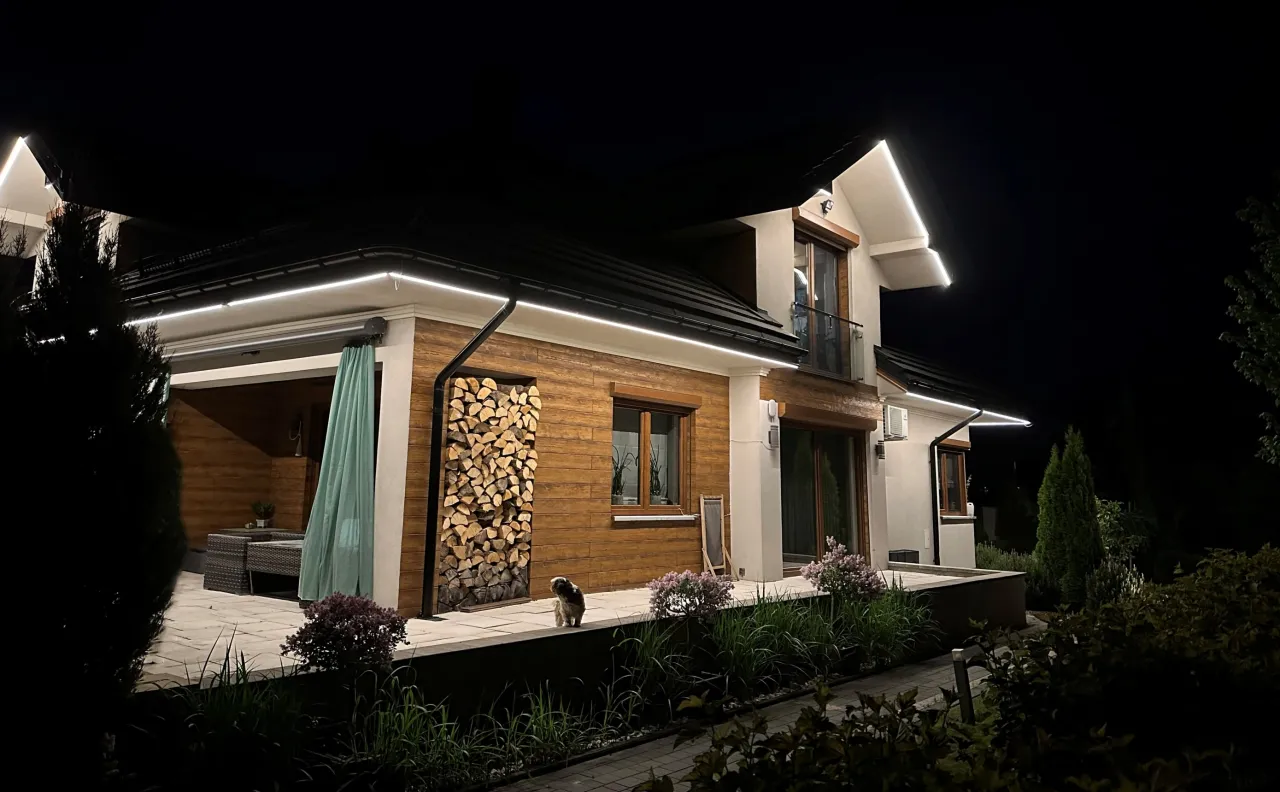 przykłady oświetlenia elewacyjnego