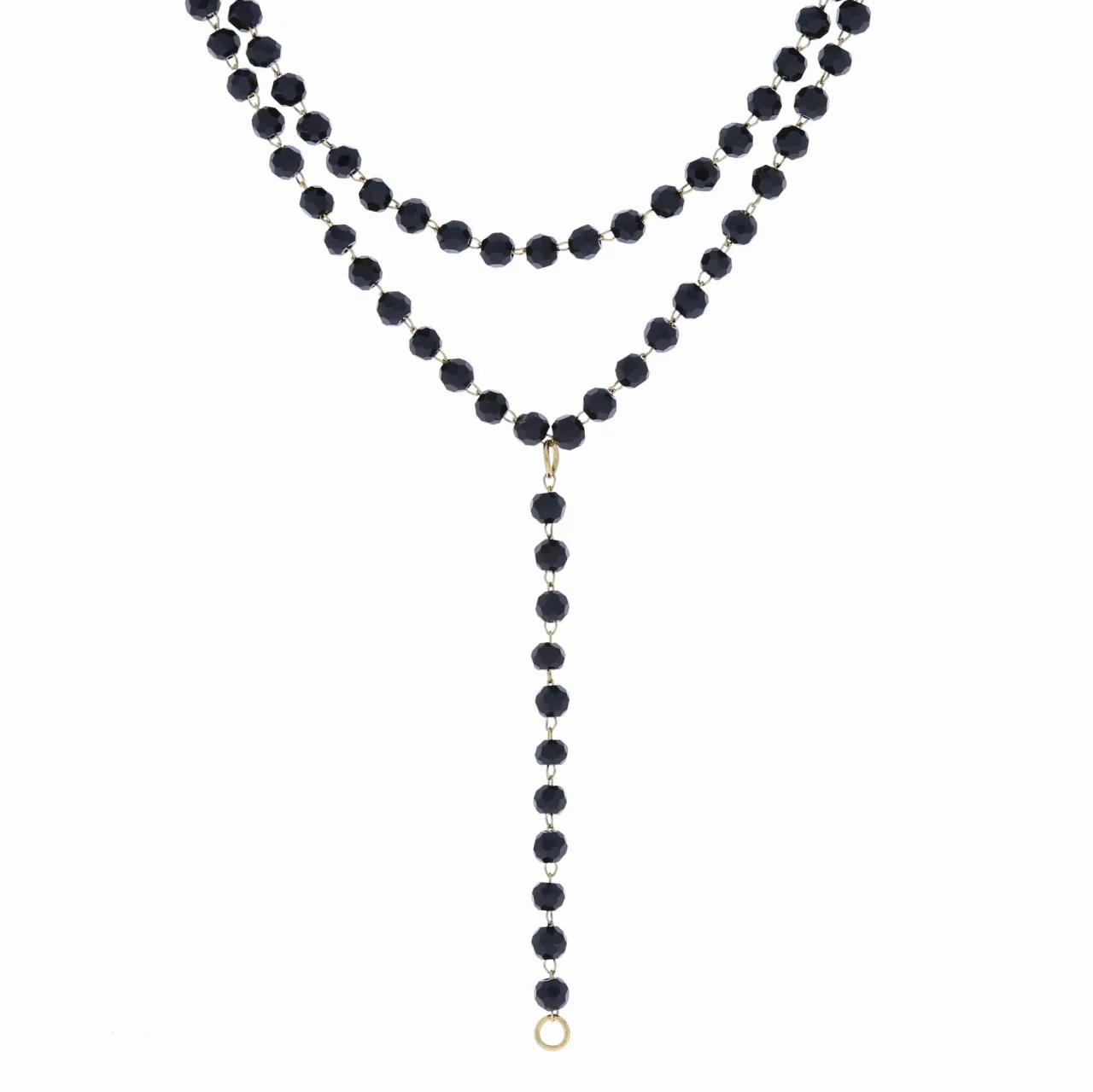 Naszyjniki z czarnymi kamieniami różne rodzaje