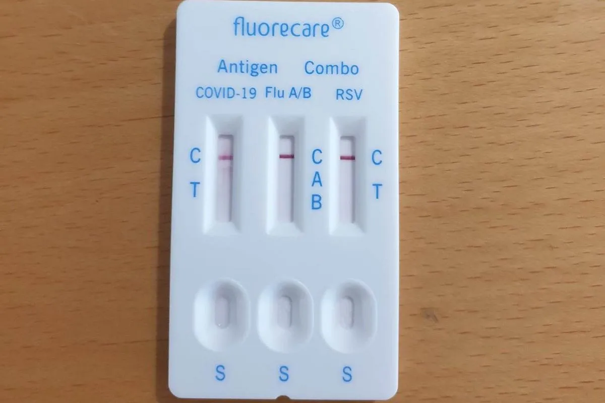 Test combo bez recepty: COVID-19, grypa A/B, RSV. Wynik pozytywny.