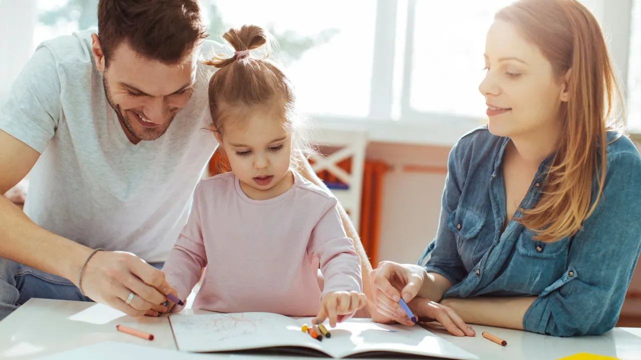 Rodzice planujący urlop wychowawczy z dzieckiem