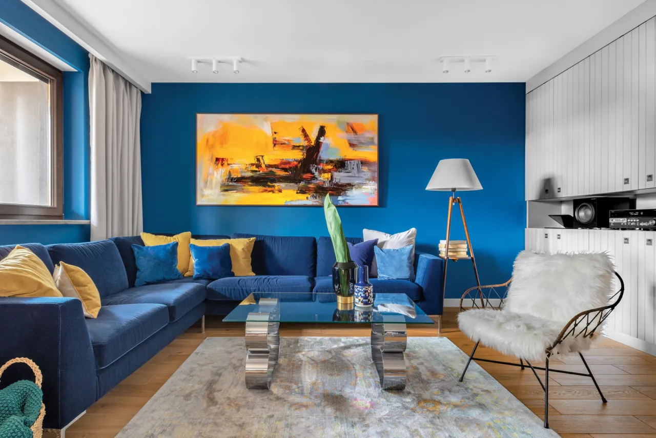 R&oacute;żne pomieszczenia w domu z odpowiednimi kolorami farb